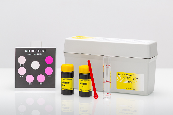 Testoval Nitrit Testbesteck, Komplettset mit Reagenzien und Farbvergleichsgerät, manuelle Nitritanalyse