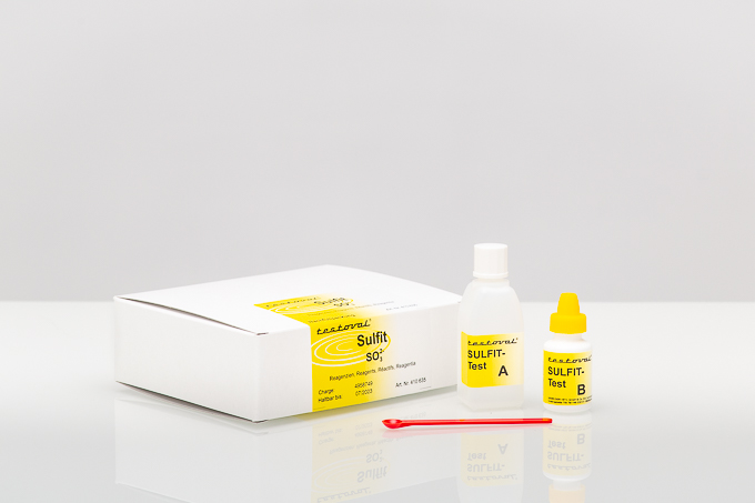 Testoval Sulfit Reagenzien Nachfüllpackung, Frontansicht mit vier kleinen Reagenzfläschchen, Nachfüllset für Sulfitanalyse