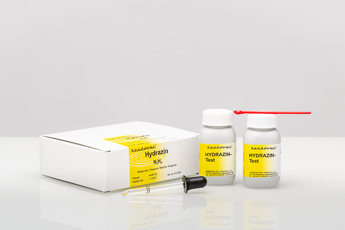 Testoval Hydrazin Reagenzien Nachfüllset, frontale Ansicht, weiße und gelbe Etiketten