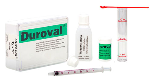 DUROVAL TF Komplettpaket mit Zubehör auf weißem Hintergrund, schnelle Wasserhärtemessung, ca. 60 Analysen möglich